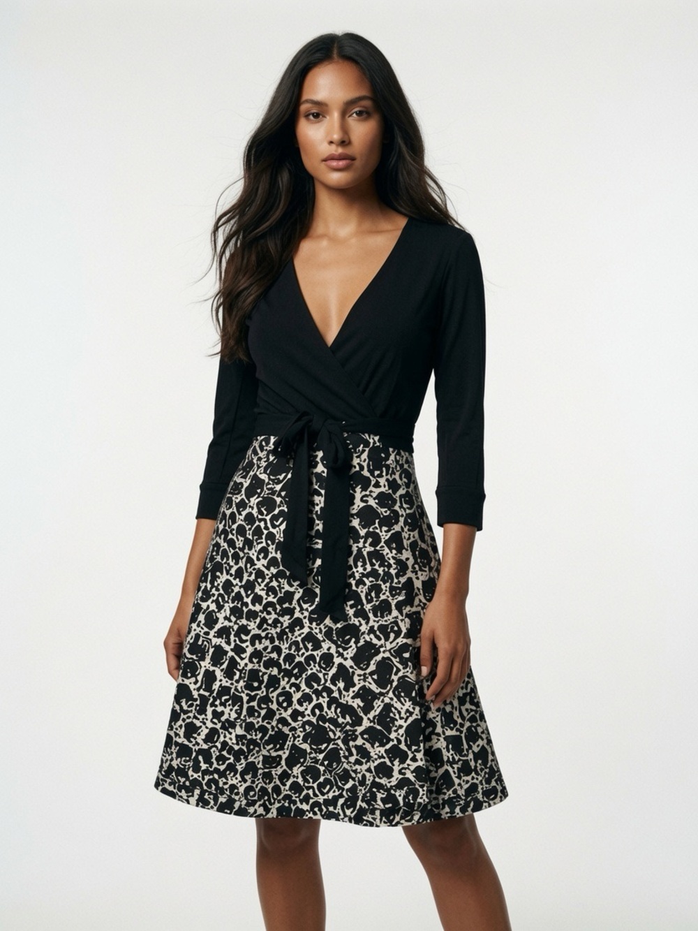 Diane von Furstenberg DVF Black & White Wrap Style Dress – Size 0